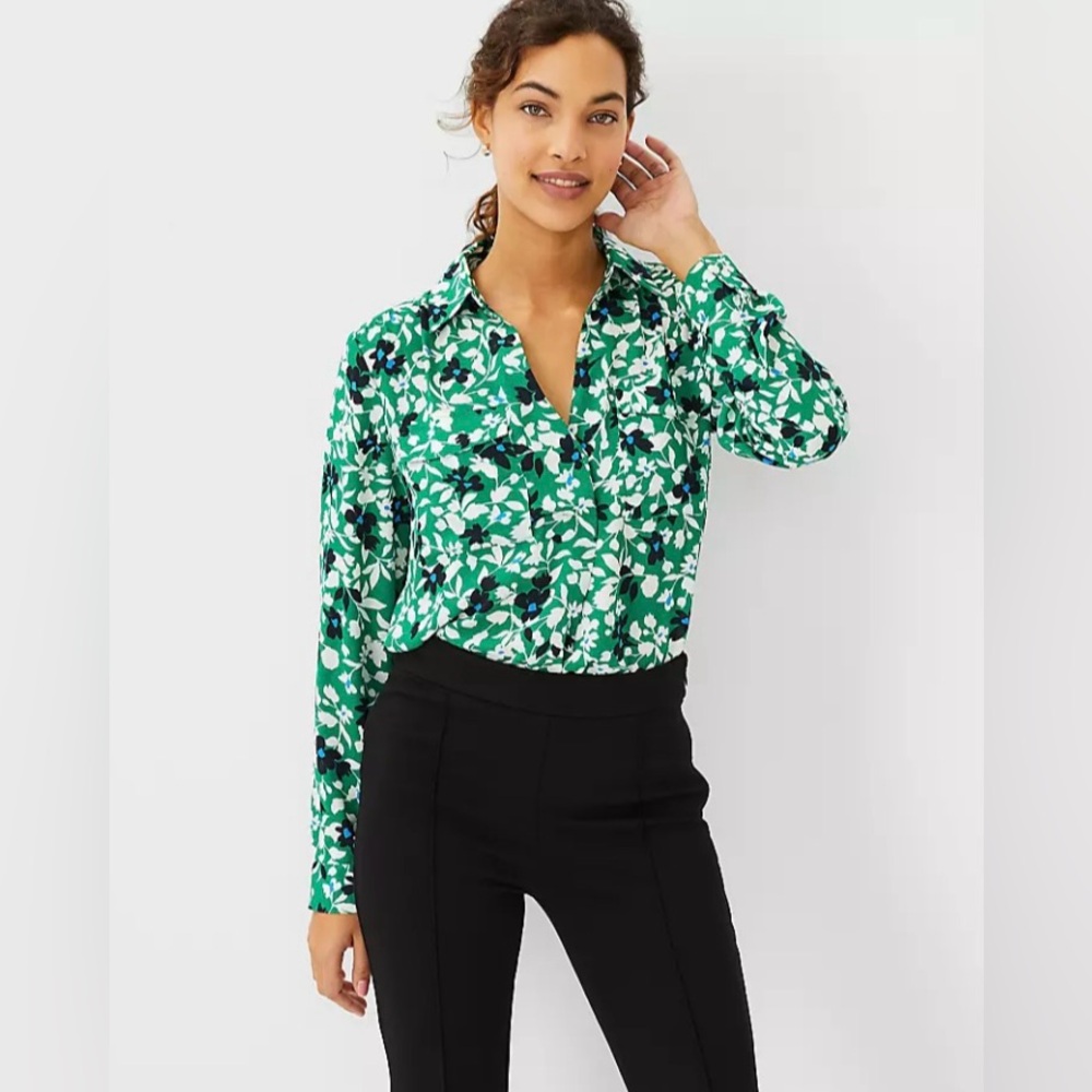 Ann Taylor Green Floral Collared V-Neck Long Sleeve Camp Blouse - Picture 1 of 10